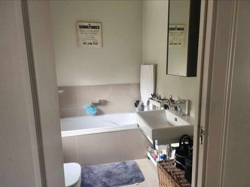 Ultra Modern 3 Bedroom ,3 Bathroom Duplex Available to Rent In Morningside, Sandton - Photo 3