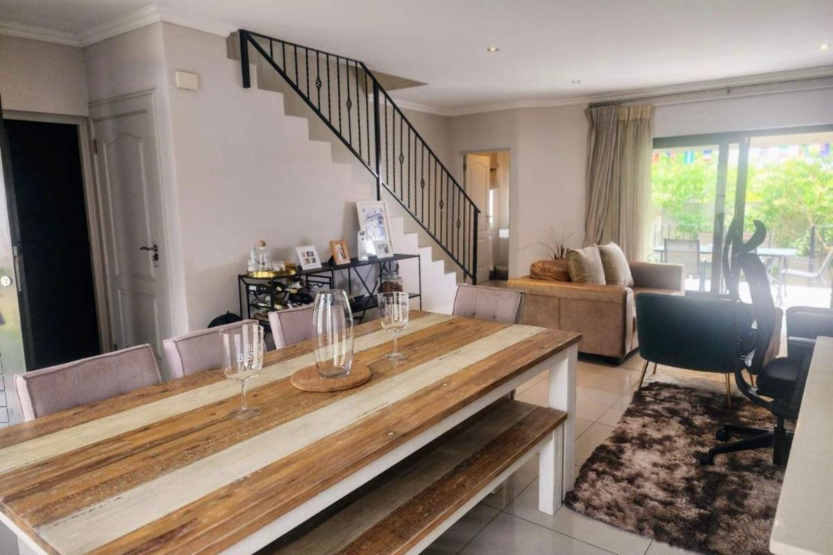Ultra Modern 3 Bedroom ,3 Bathroom Duplex Available to Rent In Morningside, Sandton - Photo 2