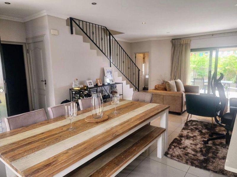 Ultra Modern 3 Bedroom ,3 Bathroom Duplex Available to Rent In Morningside, Sandton - Photo 9