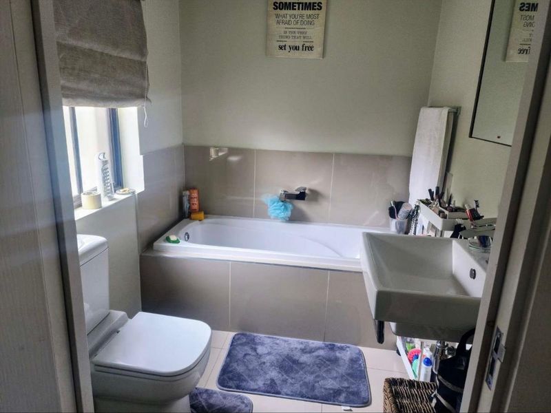Ultra Modern 3 Bedroom ,3 Bathroom Duplex Available to Rent In Morningside, Sandton - Photo 7