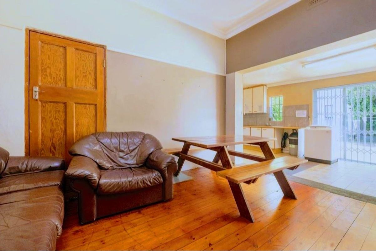 WELL MAINTENED PROPERTY FOR SALE AT THE BORDER OF BRIXTON AND AUCKLAND PARK GOOD FOR STUDENTS ACCOMM - Photo 3