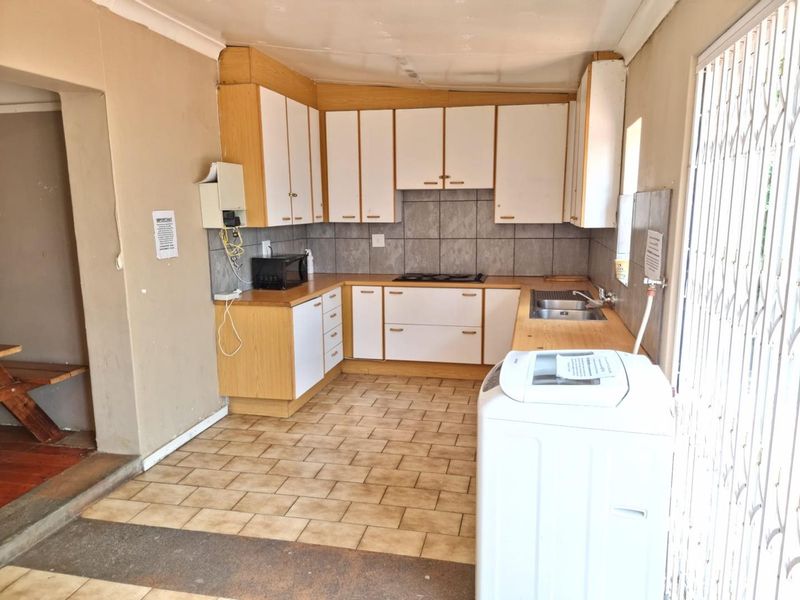 WELL MAINTENED PROPERTY FOR SALE AT THE BORDER OF BRIXTON AND AUCKLAND PARK GOOD FOR STUDENTS ACCOMM - Photo 5