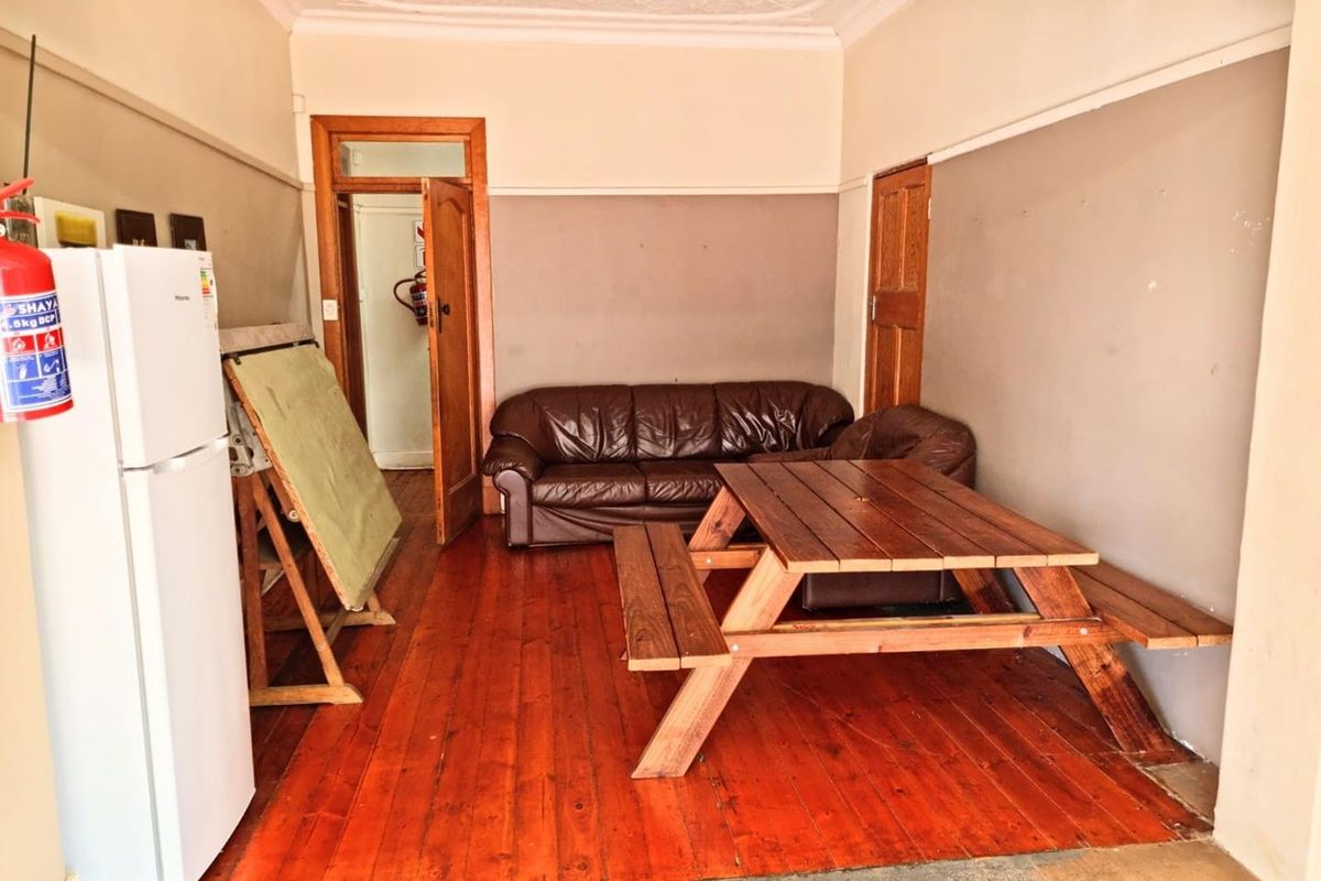 WELL MAINTENED PROPERTY FOR SALE AT THE BORDER OF BRIXTON AND AUCKLAND PARK GOOD FOR STUDENTS ACCOMM - Photo 2