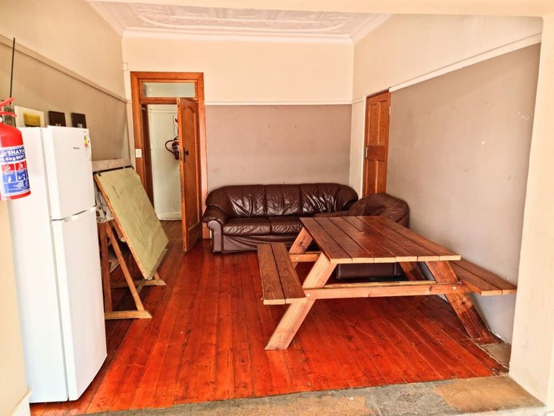 WELL MAINTENED PROPERTY FOR SALE AT THE BORDER OF BRIXTON AND AUCKLAND PARK GOOD FOR STUDENTS ACCOMM - Photo 2