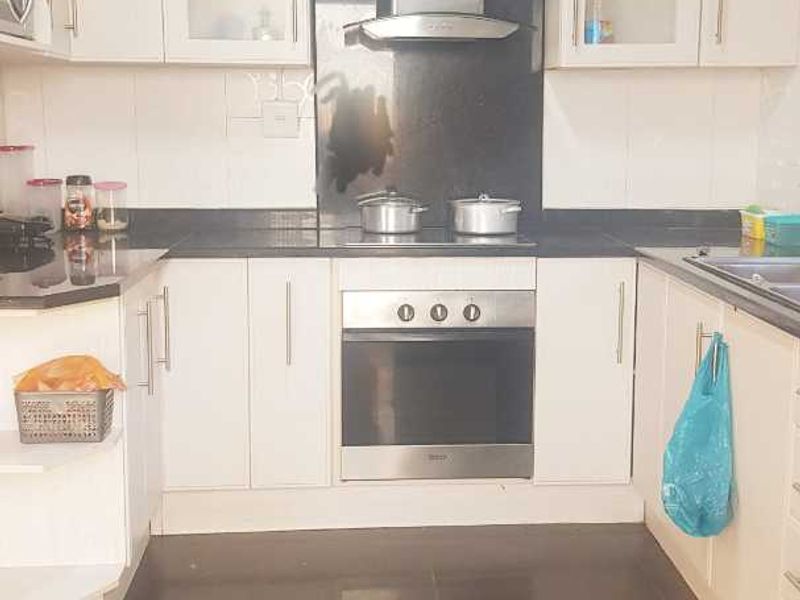 Stunning 3-bedroom house for sale in Cosmo City, Roodepoort – perfect for family living and comfort - Photo 6