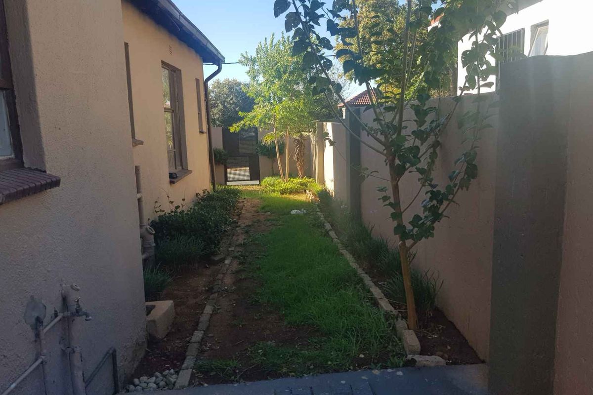 Stunning 3-bedroom house for sale in Cosmo City, Roodepoort – perfect for family living and comfort - Photo 3