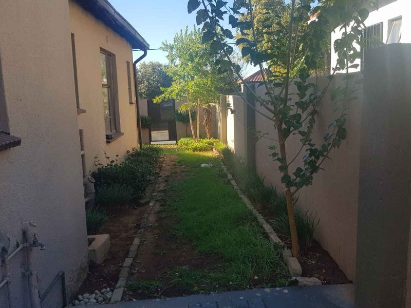 Stunning 3-bedroom house for sale in Cosmo City, Roodepoort – perfect for family living and comfort - Photo 3