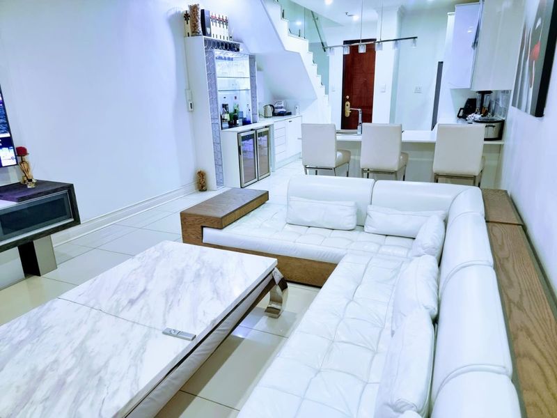 A LARGE LUXURIOUS 1 BEDROOM DUPLEX FOR SALE IN THE HEART OF SANDTON IN MICHELANGELO FOR R 3.200.000 - Photo 10