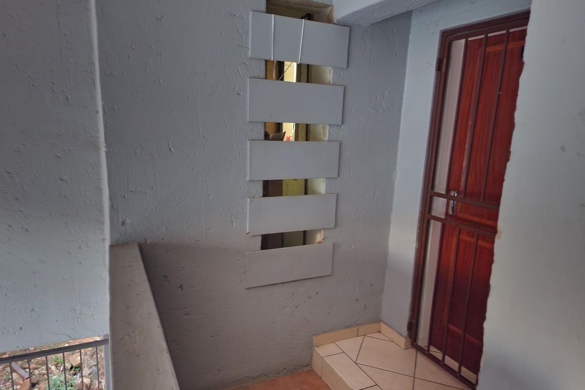 space space - Photo 2