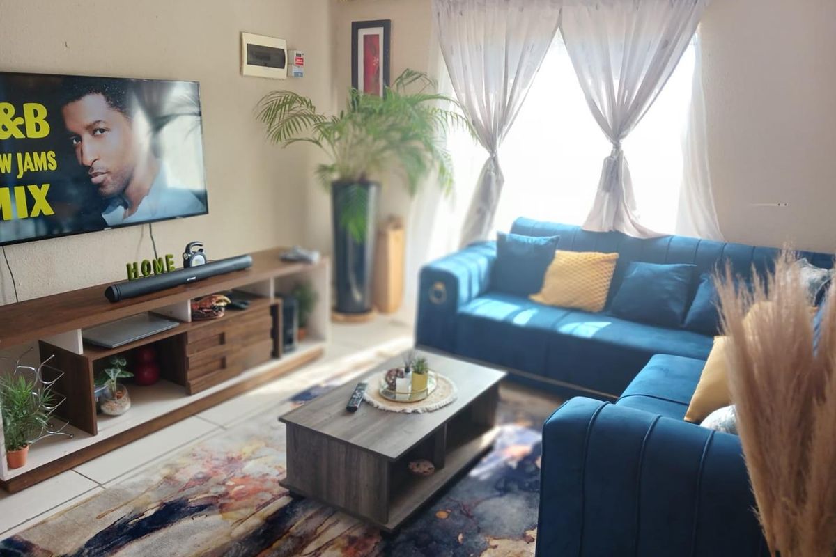 2 Bedroom Apartment in Clarina - Photo 4