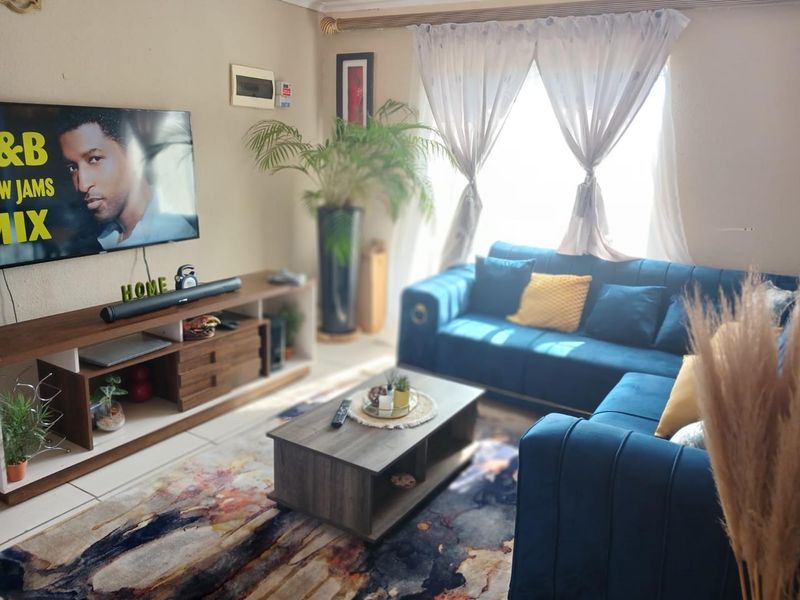 2 Bedroom Apartment in Clarina - Photo 4