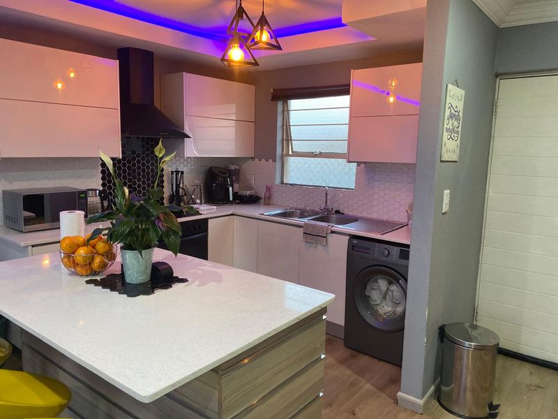 Luxury all around, an Apartment tailored to your highest expectations - Photo 9