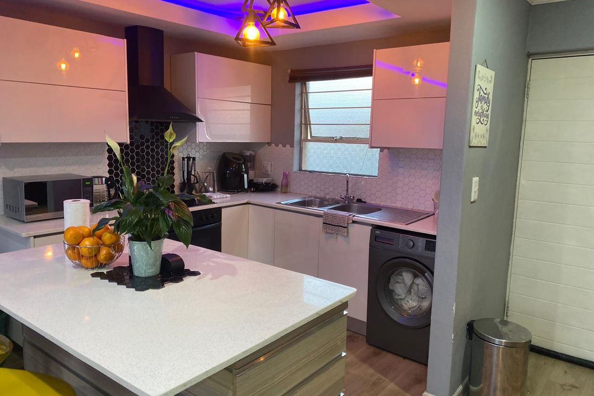 Luxury all around, an Apartment tailored to your highest expectations - Photo 2