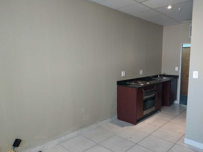 Bachelor Apartment For Sale In Johannesburg Central! - Photo 5