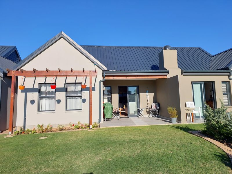 Peaceful Garden Living in the Heart of Hartland - Photo 2