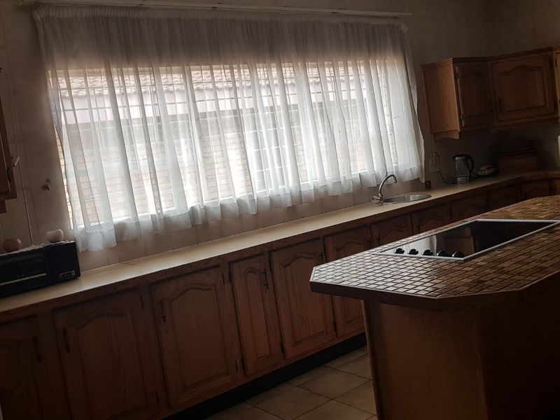 Pure luxury property on the River. - Photo 8