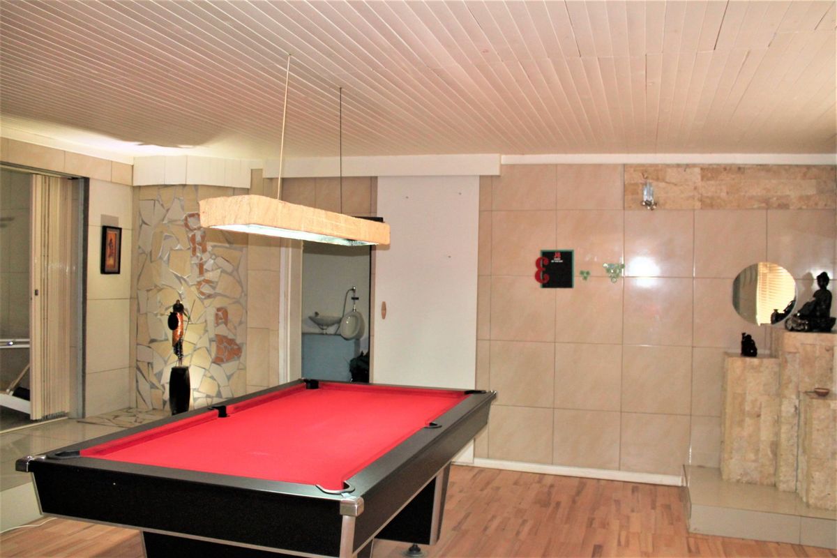 This lovely property has more than meets the eye!! - Photo 3