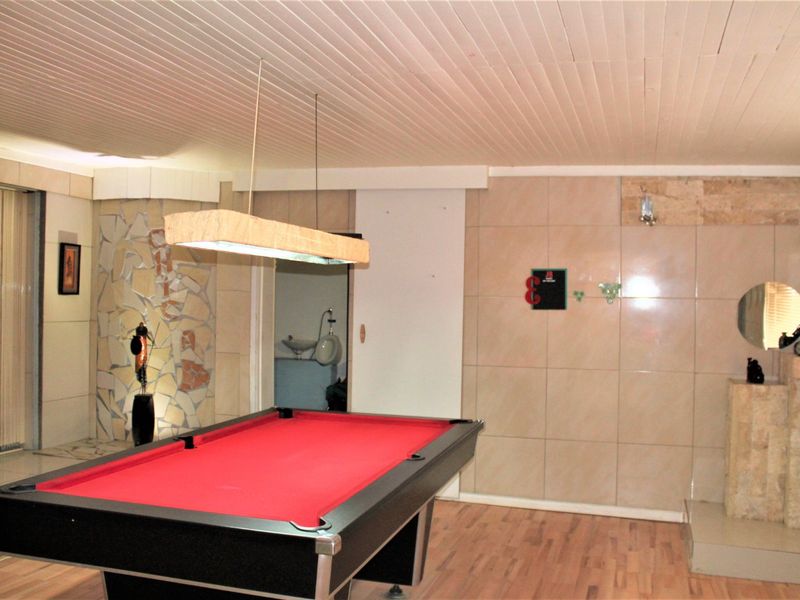 This lovely property has more than meets the eye!! - Photo 3