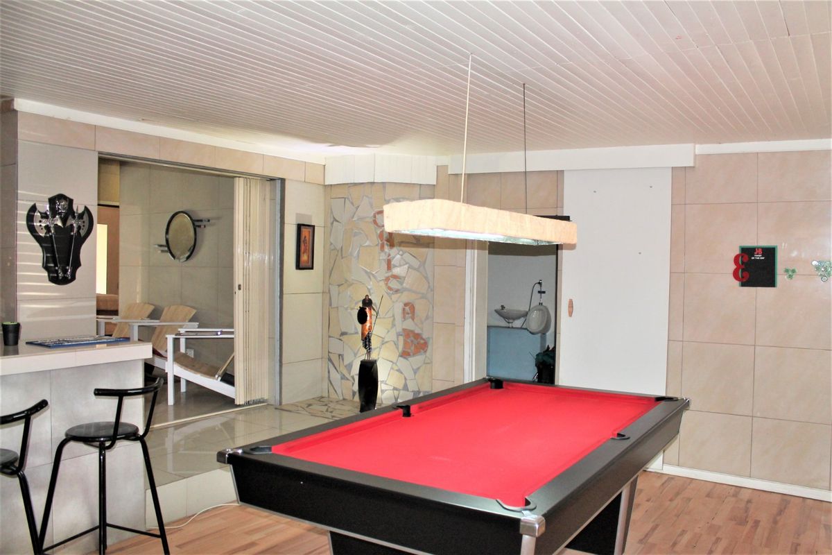 This lovely property has more than meets the eye!! - Photo 4
