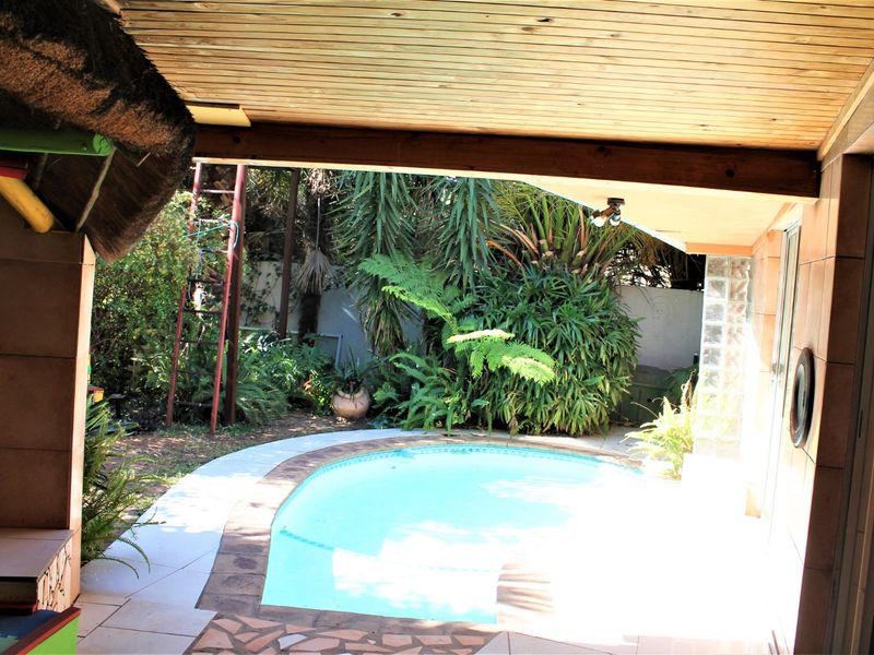 This lovely property has more than meets the eye!! - Photo 2