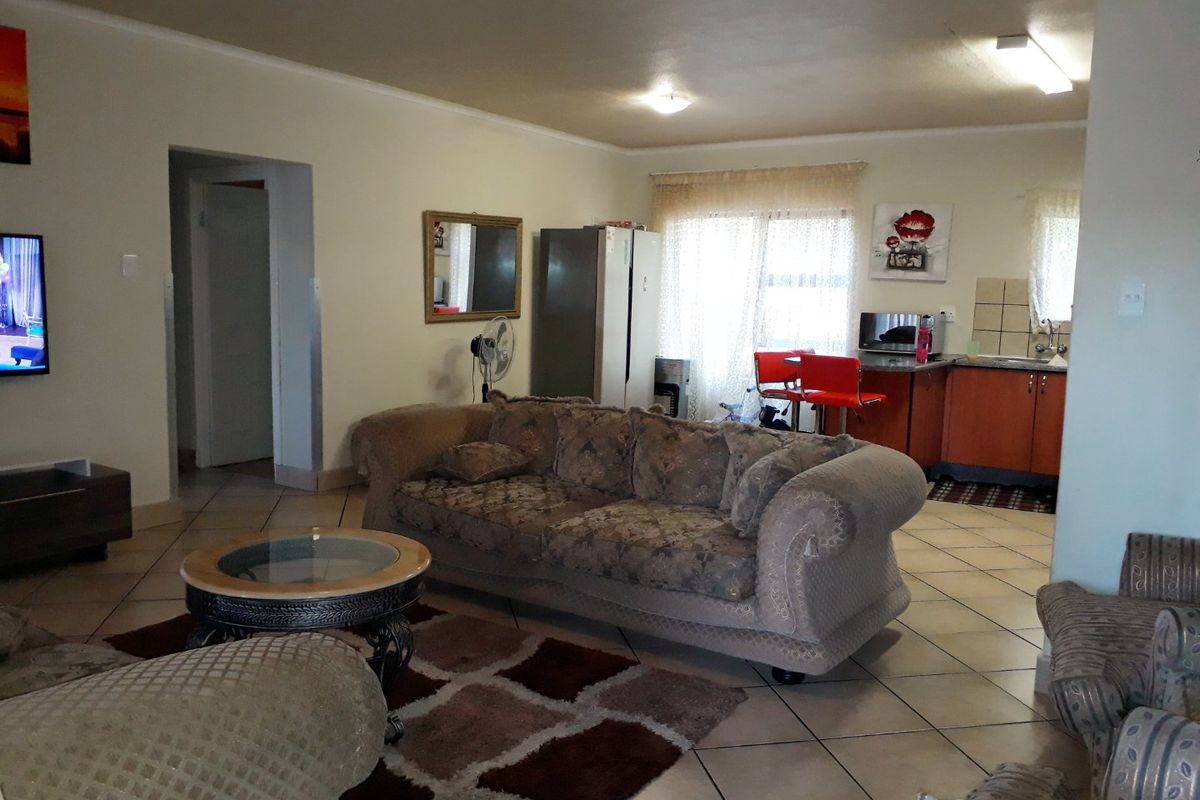 Modern townhouse in Vaalpark - Photo 3