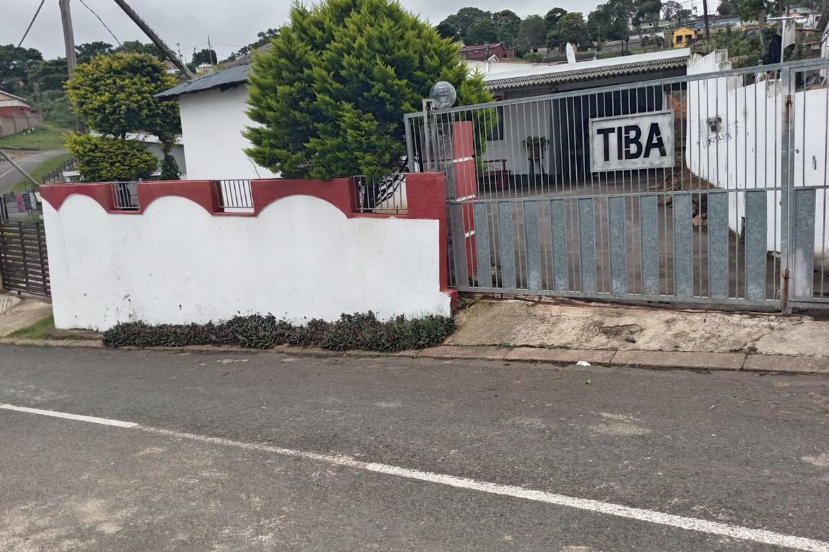 House For Sale In Amanzimtoti - Photo 2