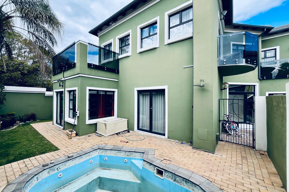 calling all the investors to came and see this property - Photo 4
