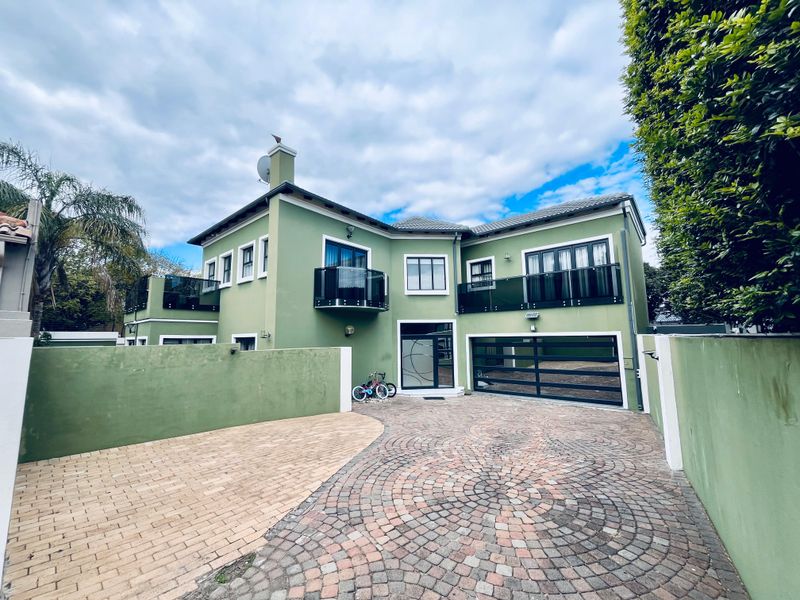 calling all the investors to came and see this property - Photo 1
