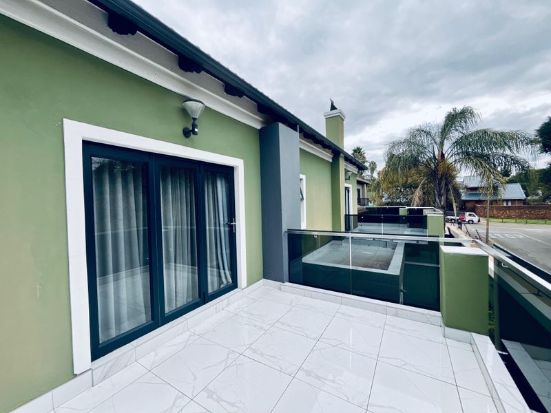 calling all the investors to came and see this property - Photo 9