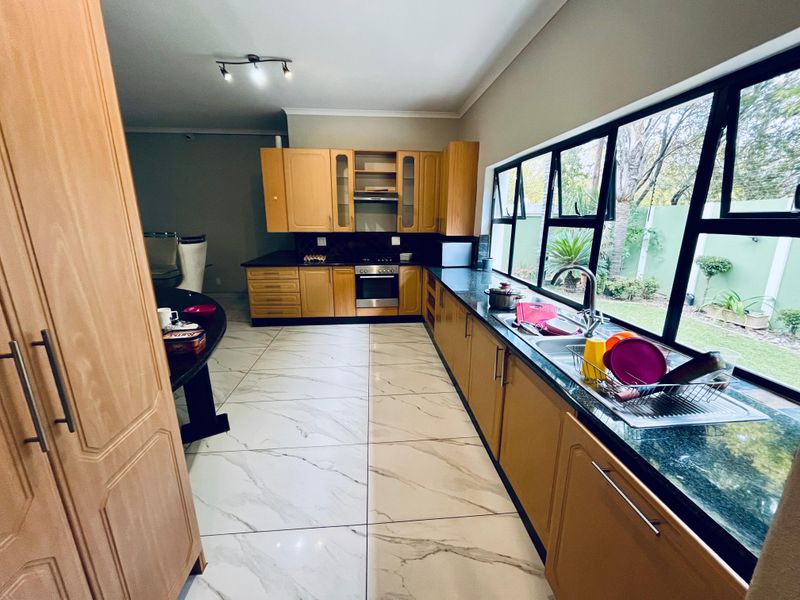 calling all the investors to came and see this property - Photo 7