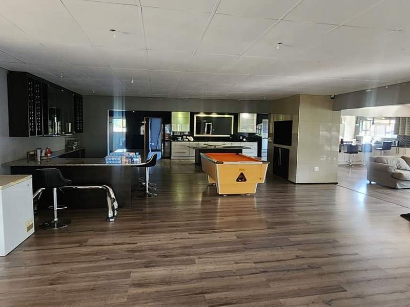 AMAZING PROPERTY FOR A BIG FAMILY!!! - Photo 7