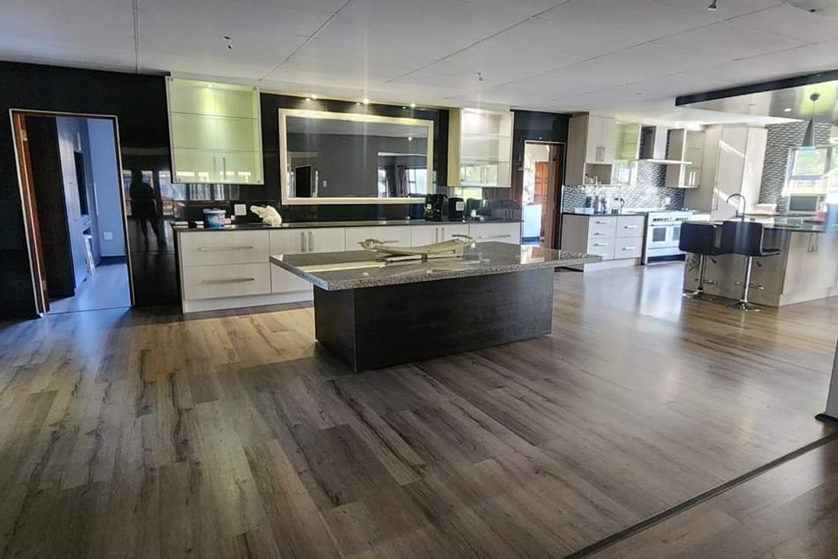 AMAZING PROPERTY FOR A BIG FAMILY!!! - Photo 5