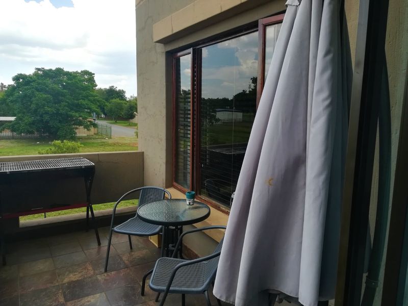 Flat for Sale - Photo 2