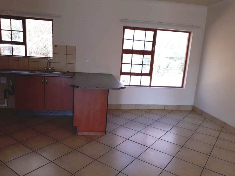 Very neat and modern townhouse in Vaalpark. - Photo 6