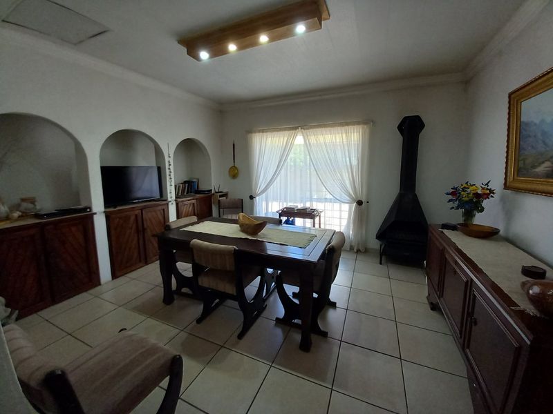 Big family home for sale in Vaalpark. - Photo 9