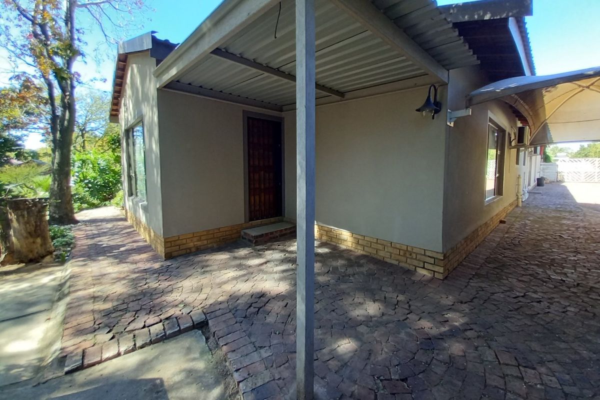 Big family home for sale in Vaalpark. - Photo 5