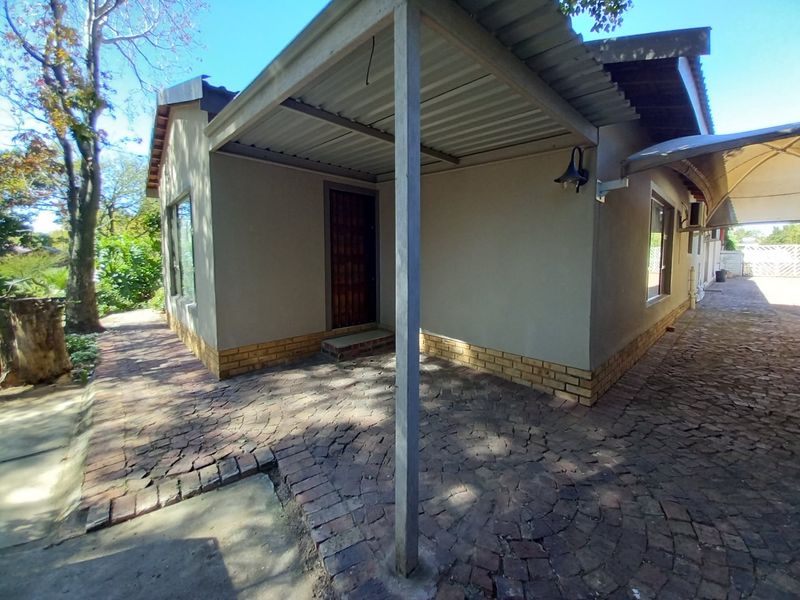 Big family home for sale in Vaalpark. - Photo 5