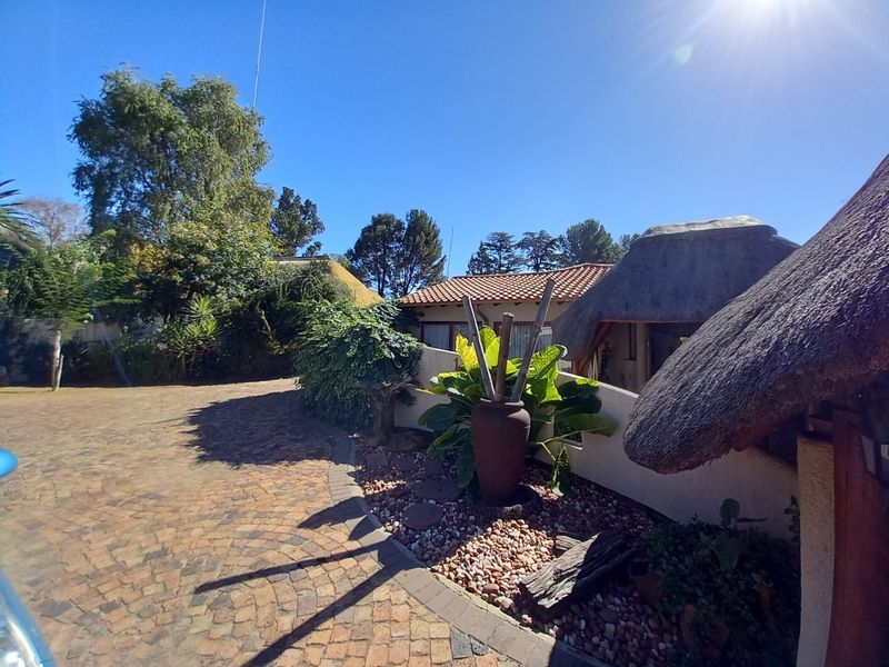 Big family home for sale in Vaalpark. - Photo 2