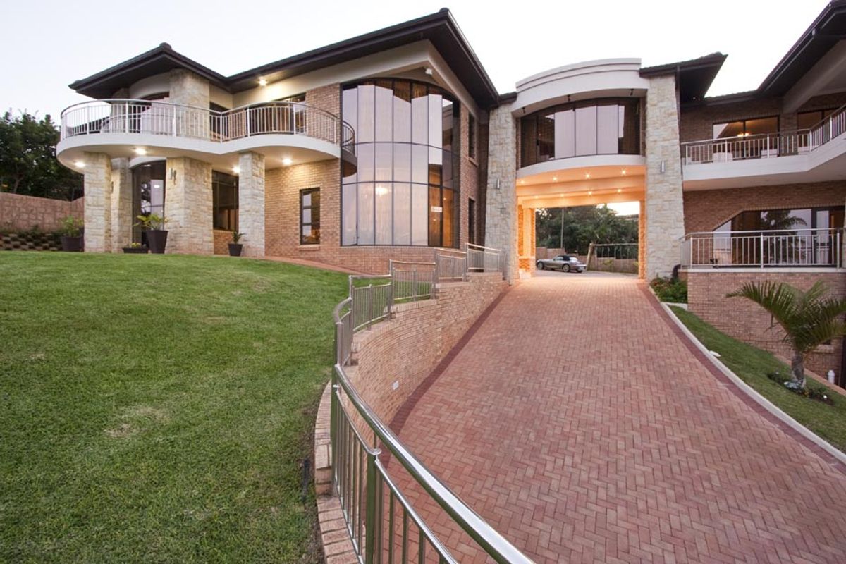 Luxurious Home in the heart of Ballito - Photo 3