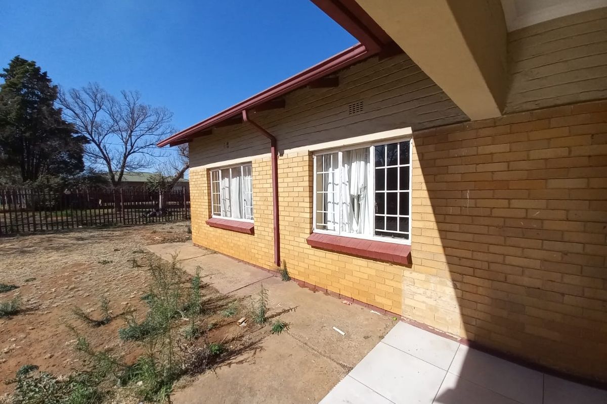 Newly renovated 3 bedroom home! - Photo 2