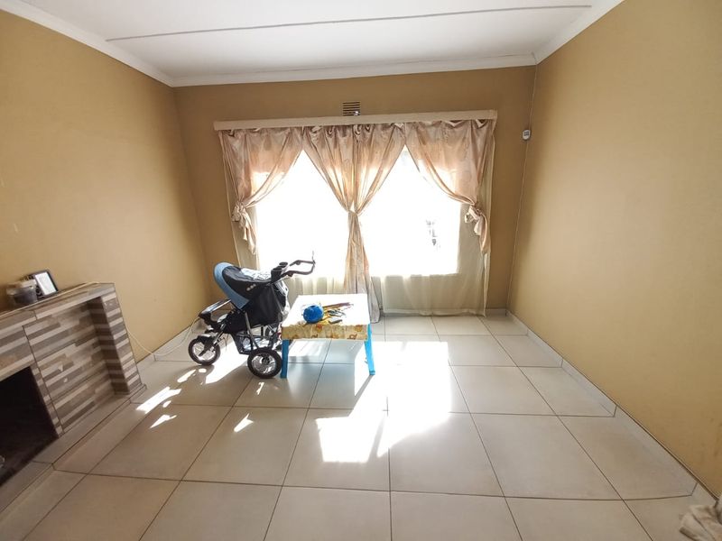 Newly renovated 3 bedroom home! - Photo 4