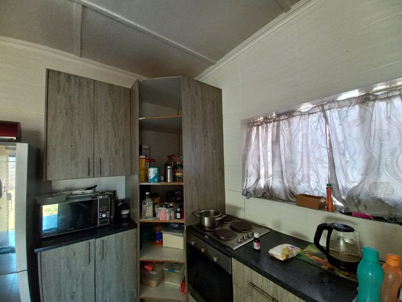 Newly renovated 3 bedroom home! - Photo 8