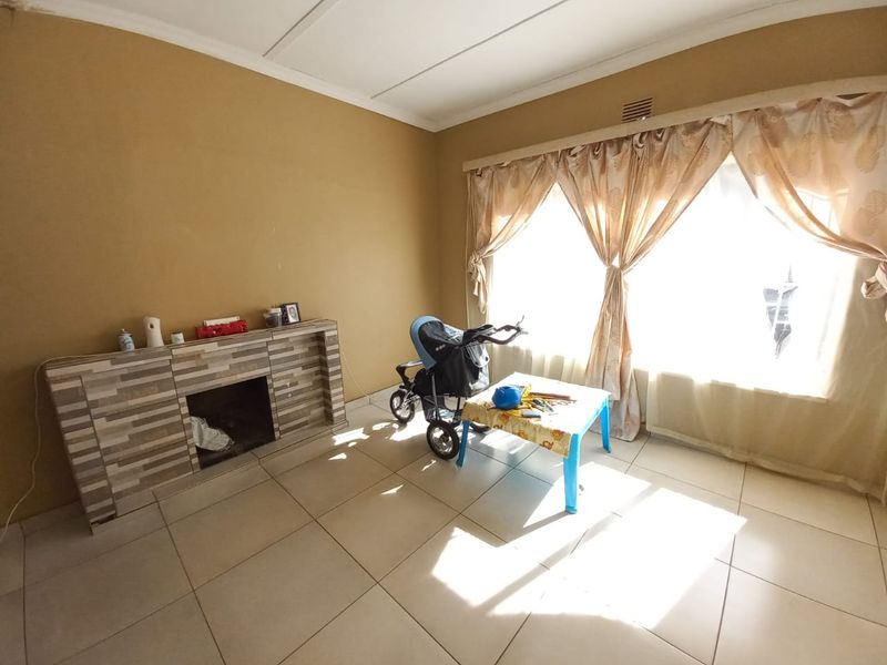 Newly renovated 3 bedroom home! - Photo 3