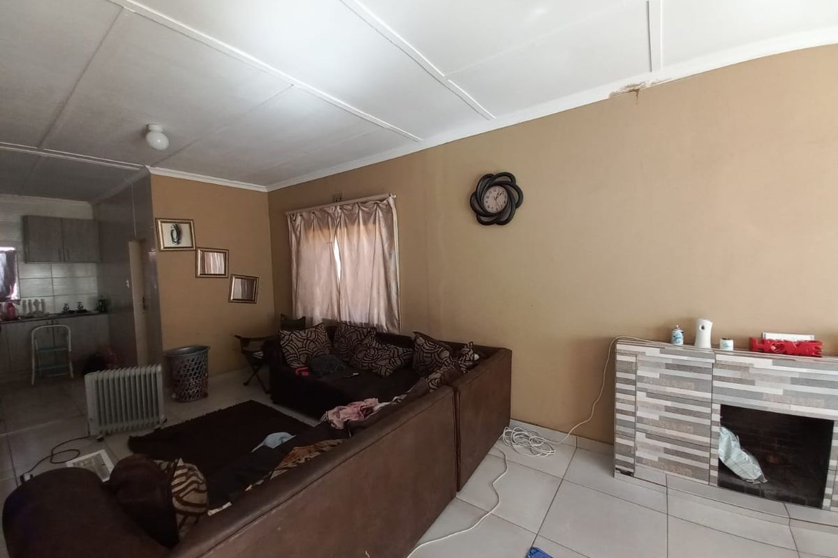 Newly renovated 3 bedroom home! - Photo 5