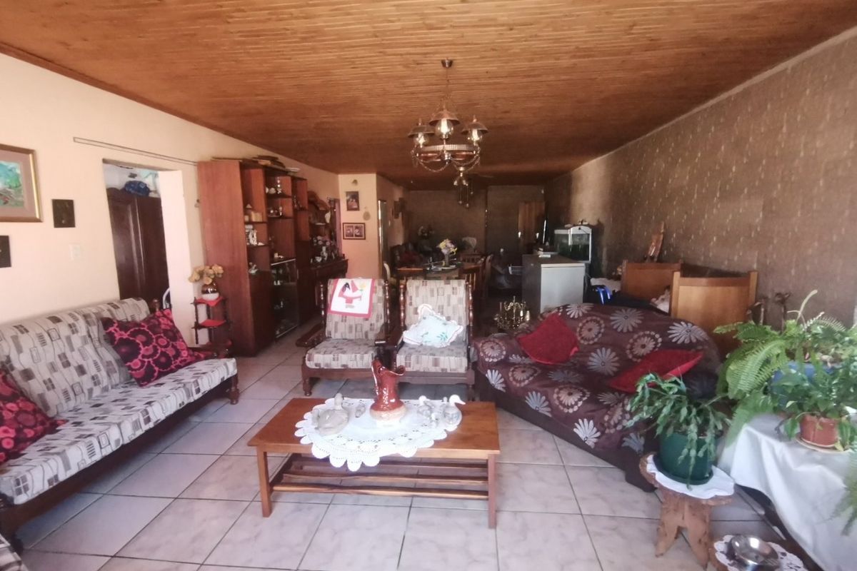 4 Bedroom Plot of 2.4 HA - Mullerstuine! - Photo 2
