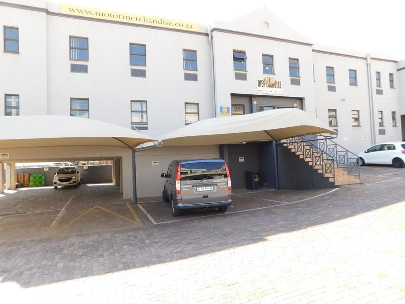 Neat Freestanding Office Building For Sale Or To Rent In A Small Secure Park. - Photo 3