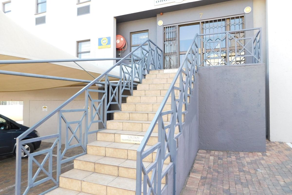 Neat Freestanding Office Building For Sale Or To Rent In A Small Secure Park. - Photo 4