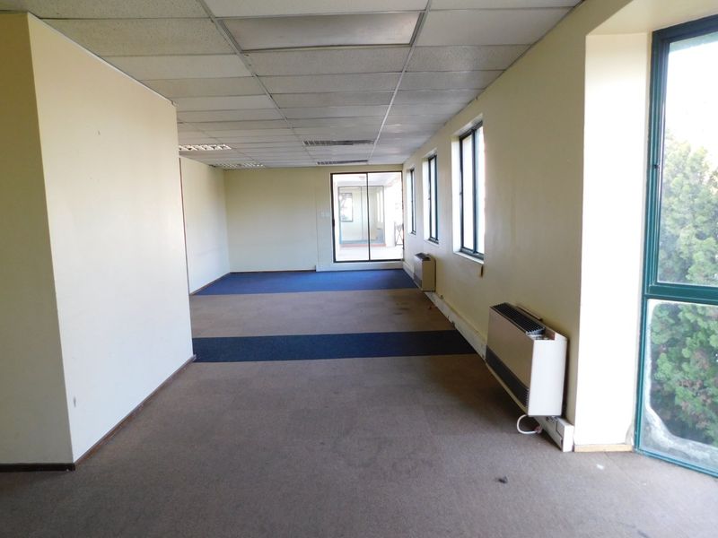 Bright Offices Available Now In The Randburg Business Area. - Photo 10