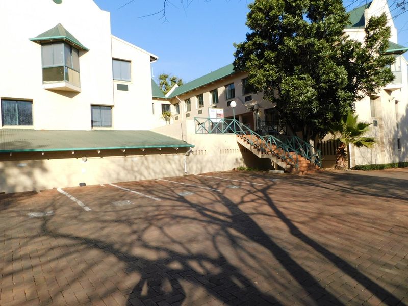 Bright Offices Available Now In The Randburg Business Area. - Photo 2