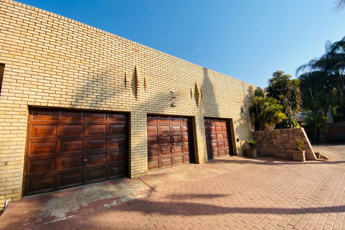 5 Bedroom House for Sale in Bendor - Photo 4